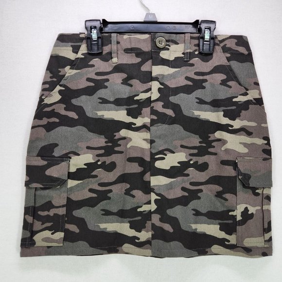 Rue21 Dresses & Skirts - Rue21 Cargo Camo Skirt Short Womens Junior Medium Green With Pockets